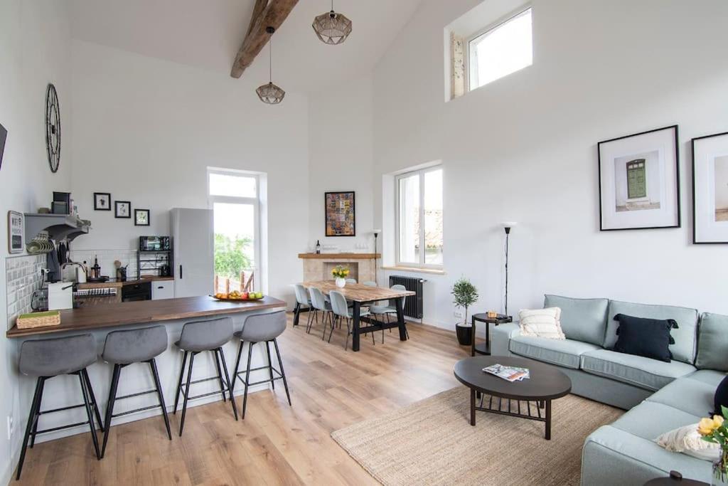 Treize Maison 3 Bed House In Centre Of Saint Severin Exterior photo